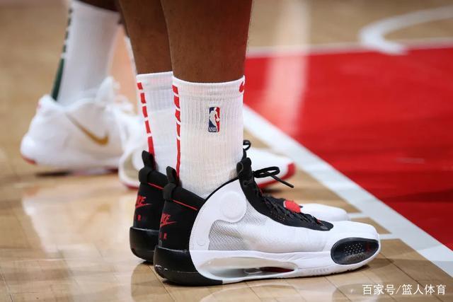 面对黑粉与流量 潘展乐的困惑与清醒