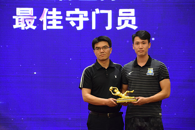 面对黑粉与流量 潘展乐的困惑与清醒